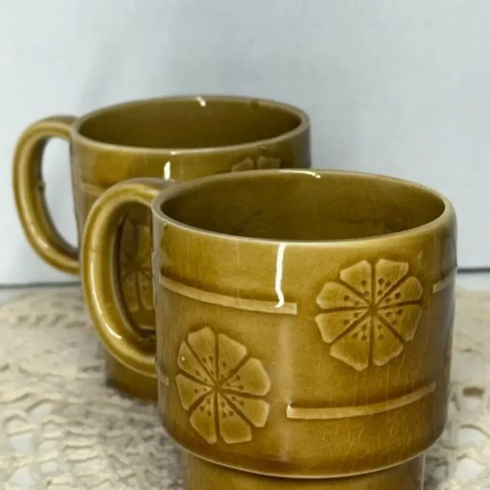 Unbranded vintage ceramic